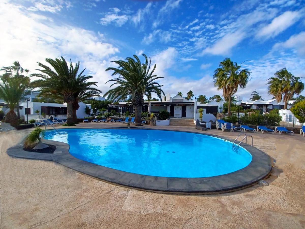 Bungalow Playa Bastian - Piscina Climatizada - Wifi - Playa 1 Min. Costa Teguise Exterior photo